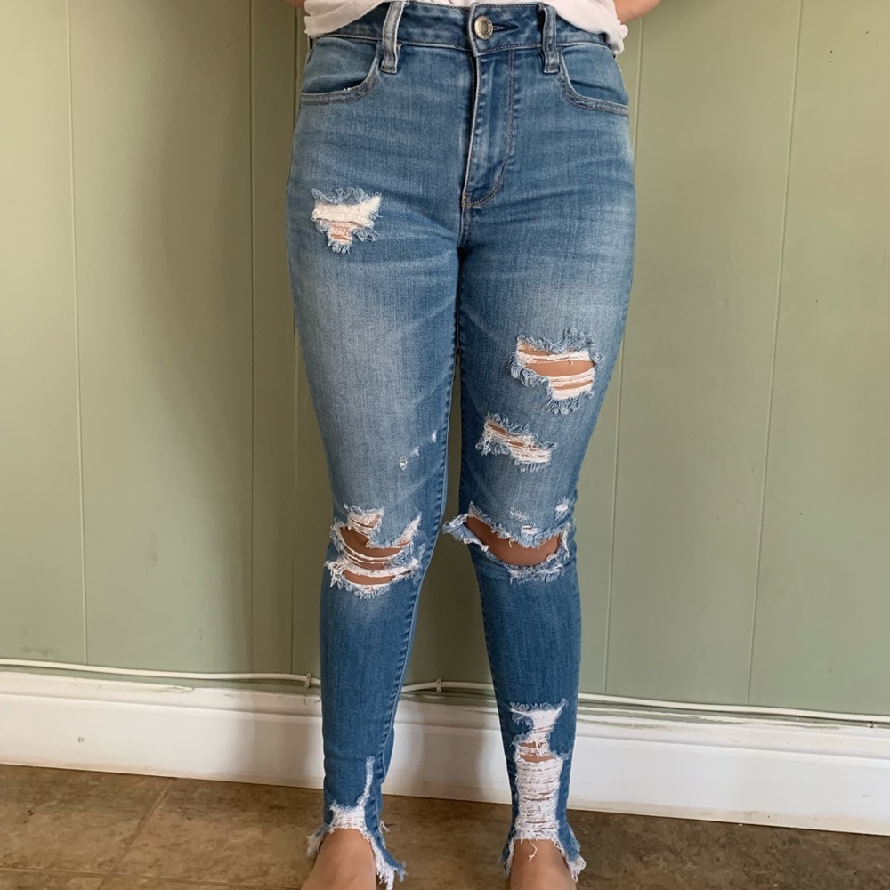 High waisted light wash jeans